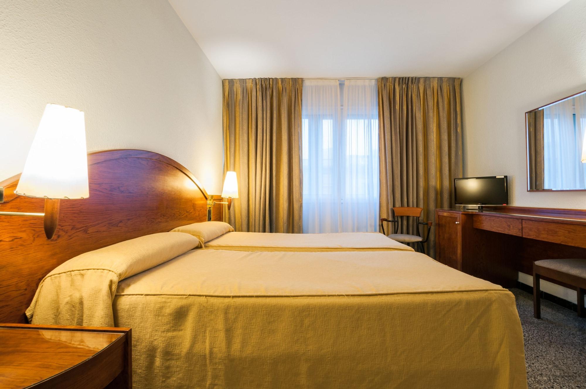 Hotel Gaudi Reus Exteriér fotografie
