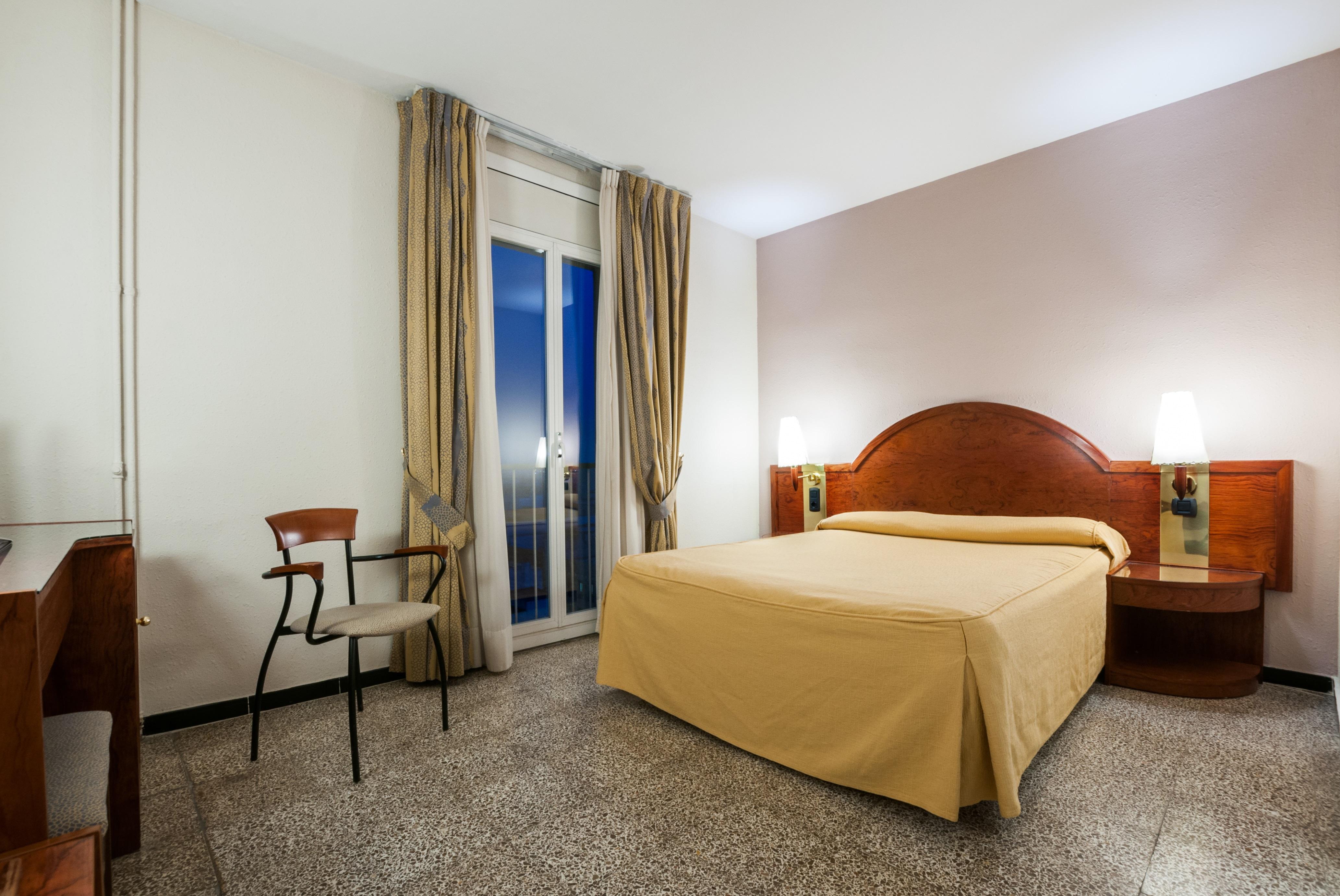 Hotel Gaudi Reus Exteriér fotografie