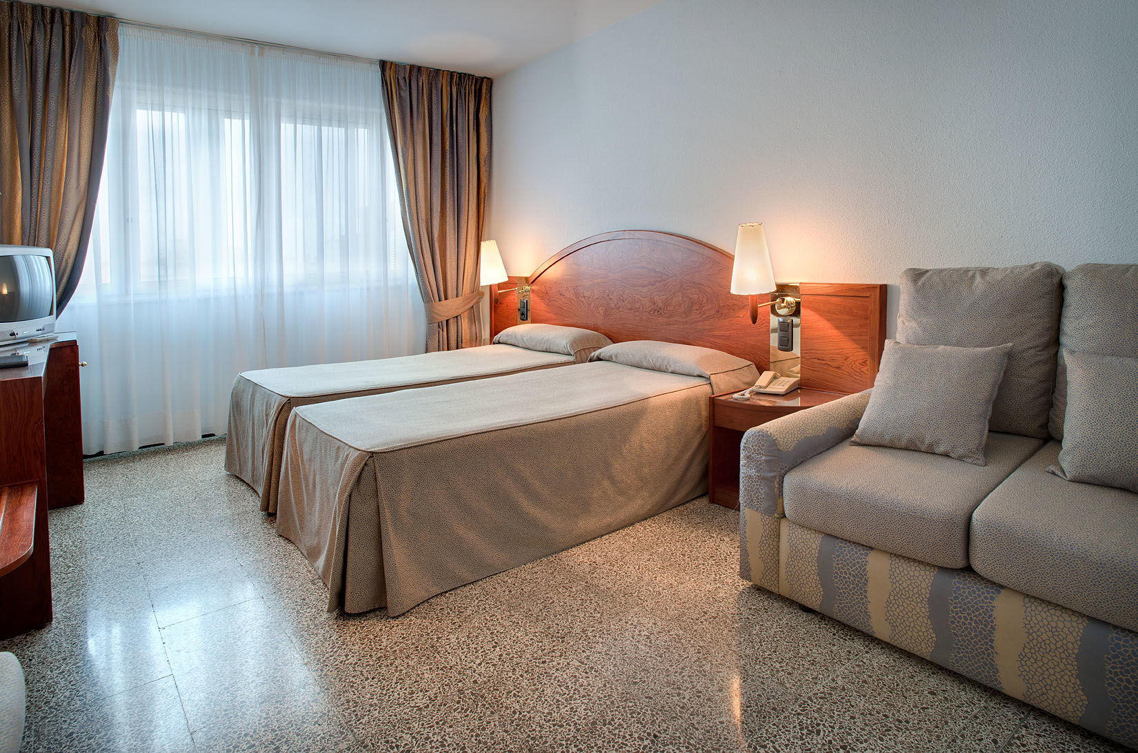 Hotel Gaudi Reus Exteriér fotografie