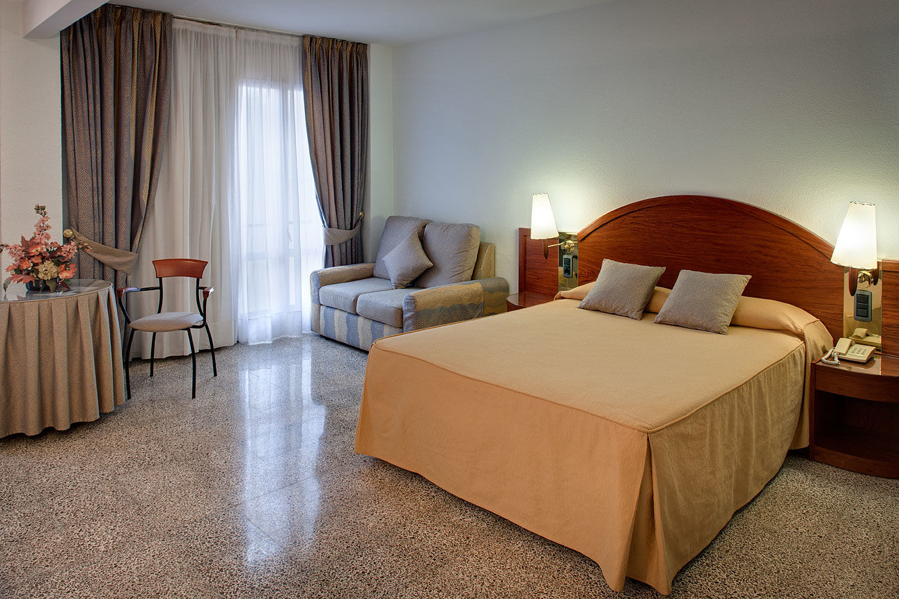 Hotel Gaudi Reus Exteriér fotografie