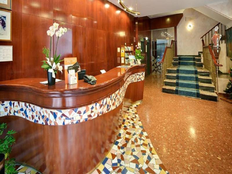 Hotel Gaudi Reus Exteriér fotografie