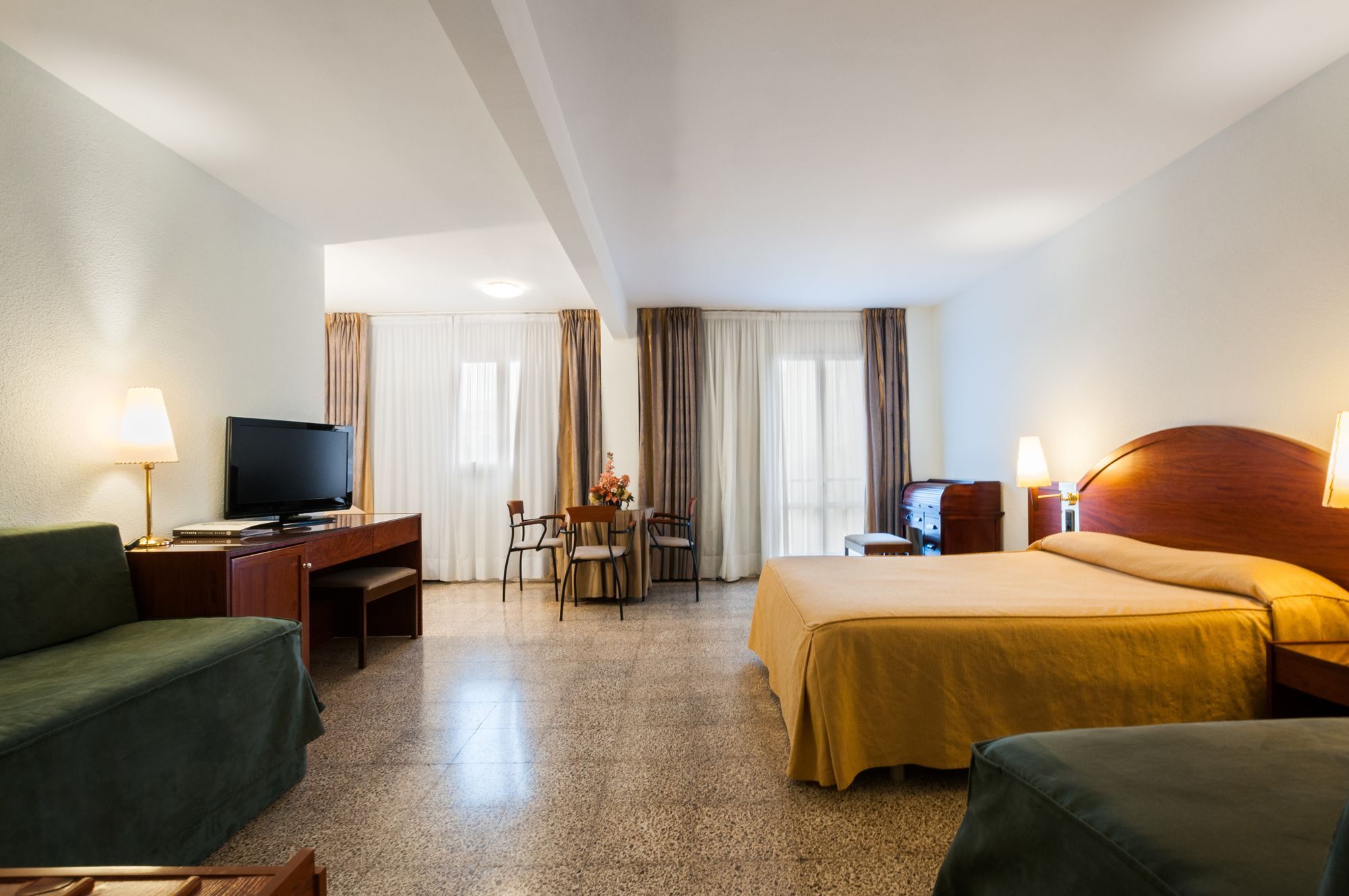 Hotel Gaudi Reus Exteriér fotografie