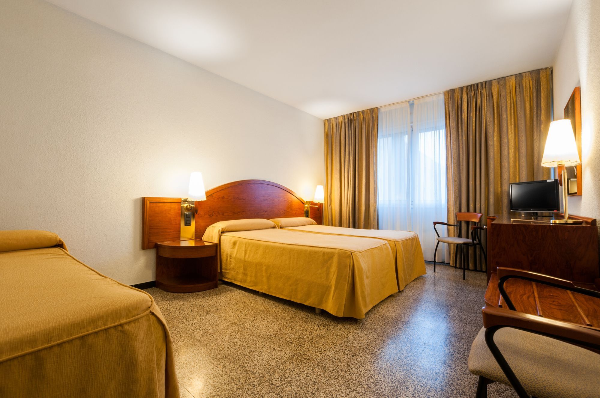 Hotel Gaudi Reus Exteriér fotografie